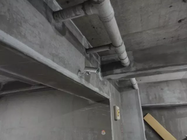 監視カメラ